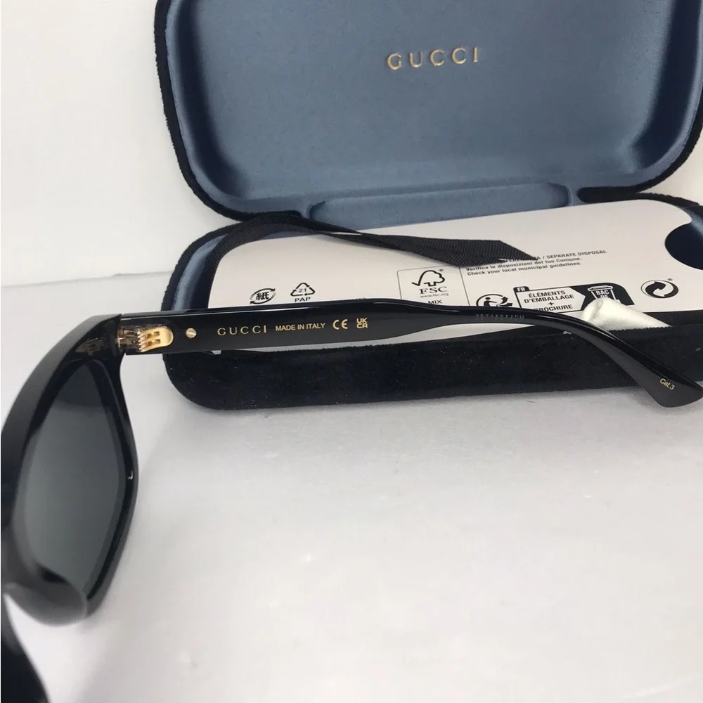 💯 Authentic Gucci Grey Square Men's Sunglasses GG0824S 005